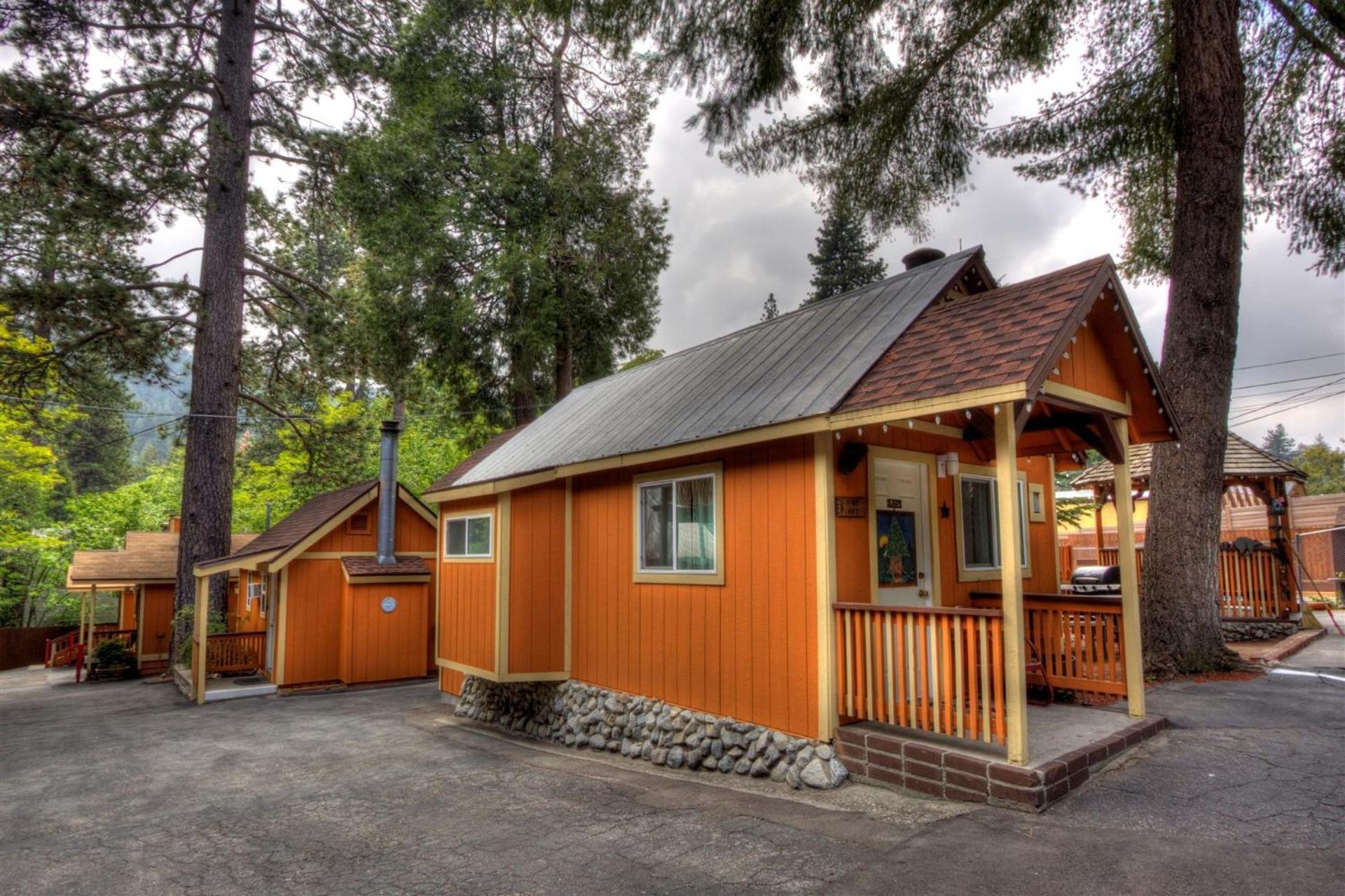 Sleepy Hollow Cabins & Hotel Crestline Ngoại thất bức ảnh