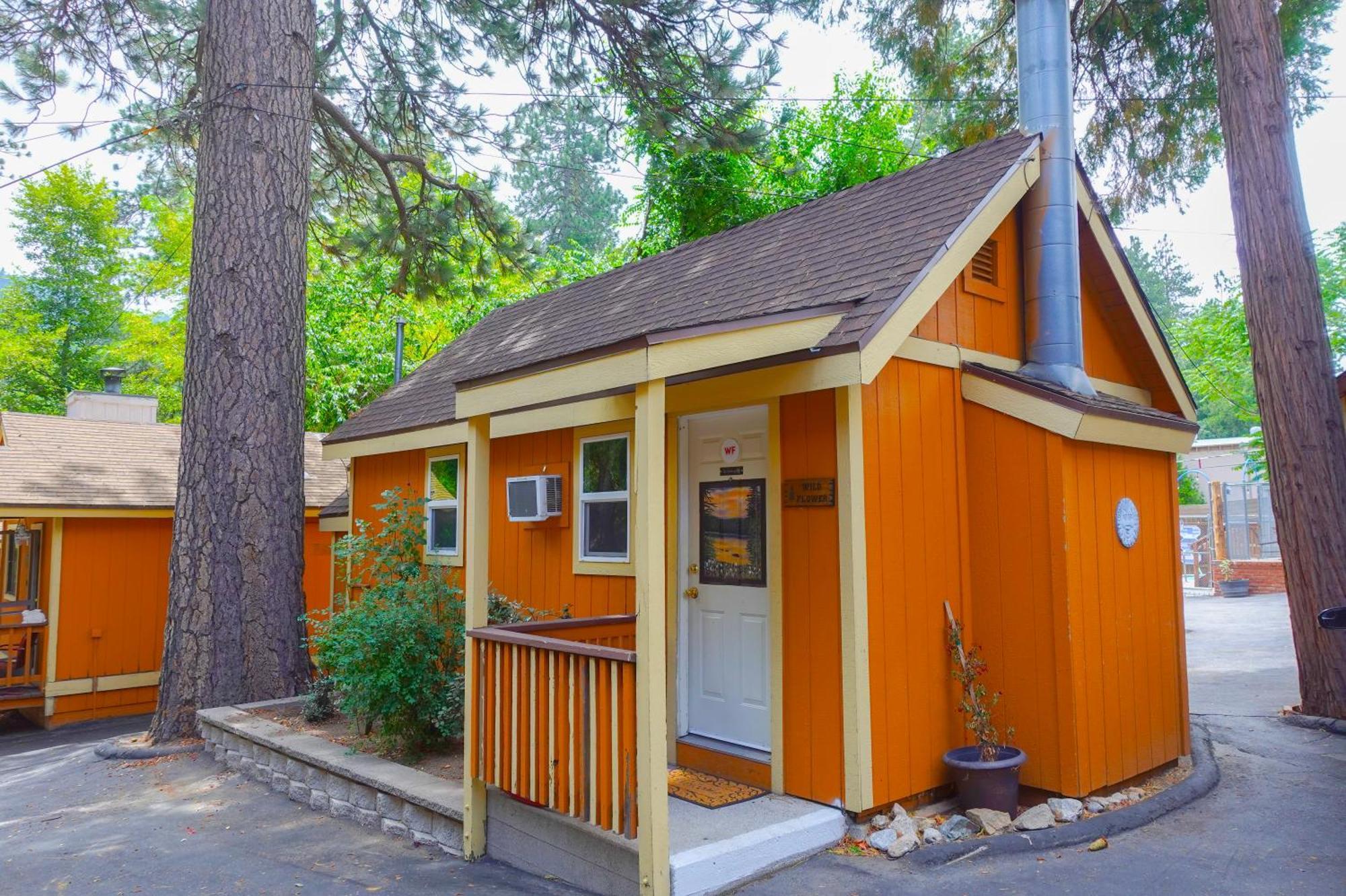 Sleepy Hollow Cabins & Hotel Crestline Ngoại thất bức ảnh