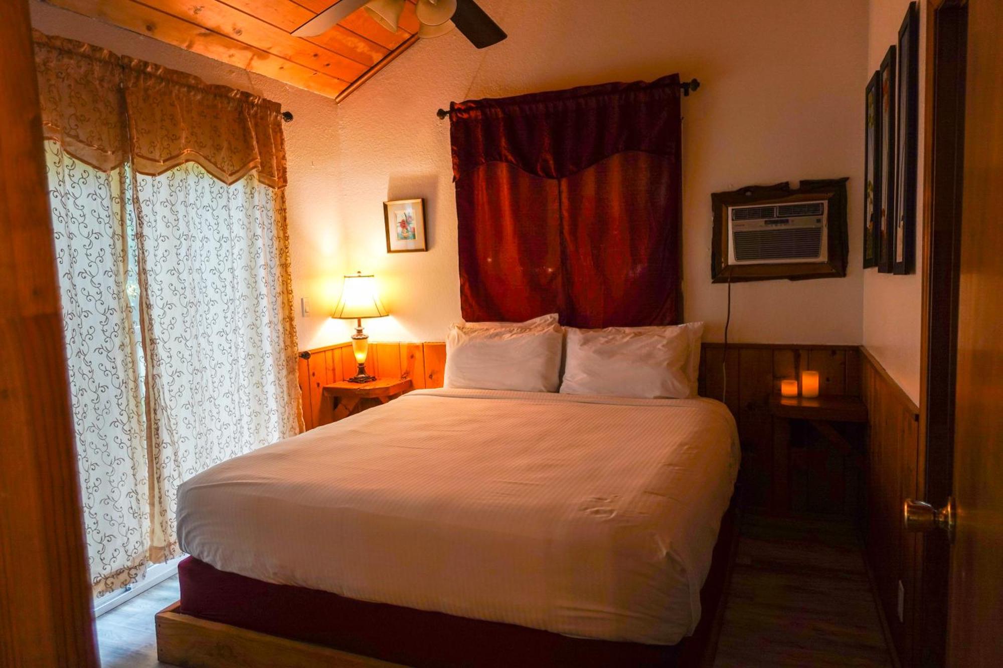 Sleepy Hollow Cabins & Hotel Crestline Ngoại thất bức ảnh