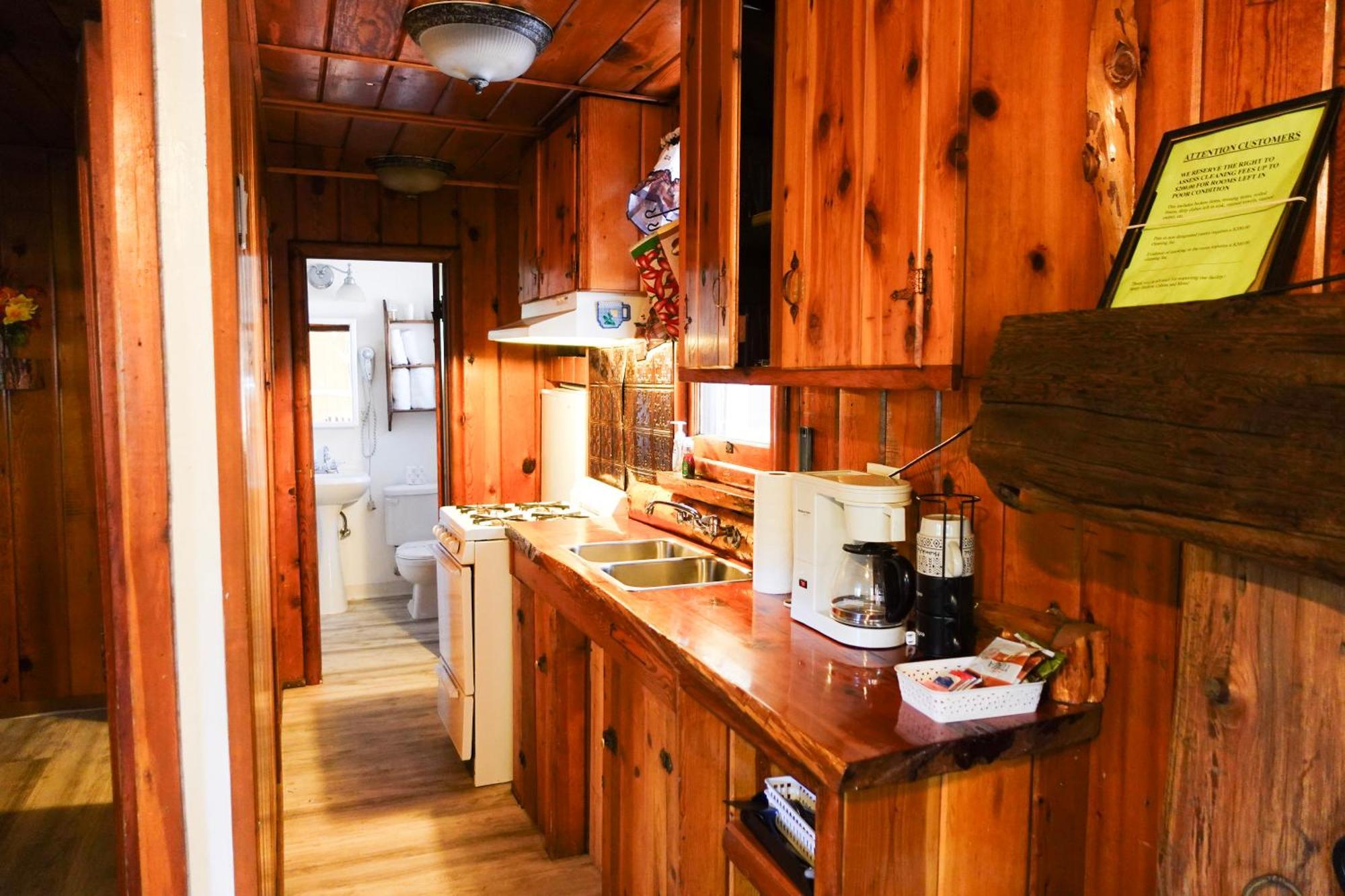 Sleepy Hollow Cabins & Hotel Crestline Ngoại thất bức ảnh